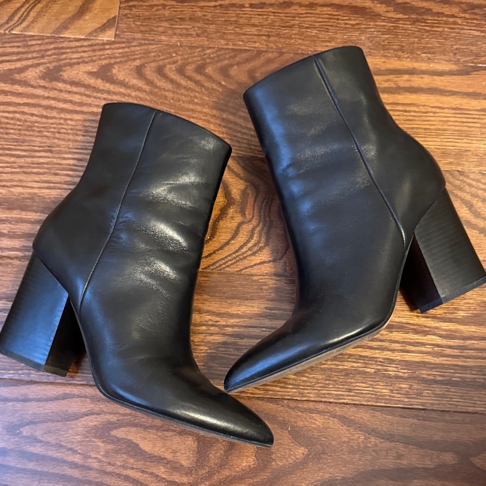 Nine West genuine leather point toe ankle booties